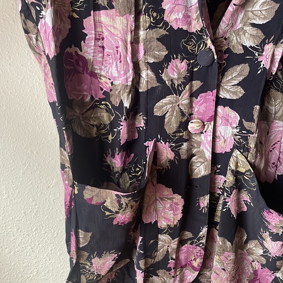 Vintage Carole Little long floral lagenlook button blazer—100% rayon - Picture 3 of 6